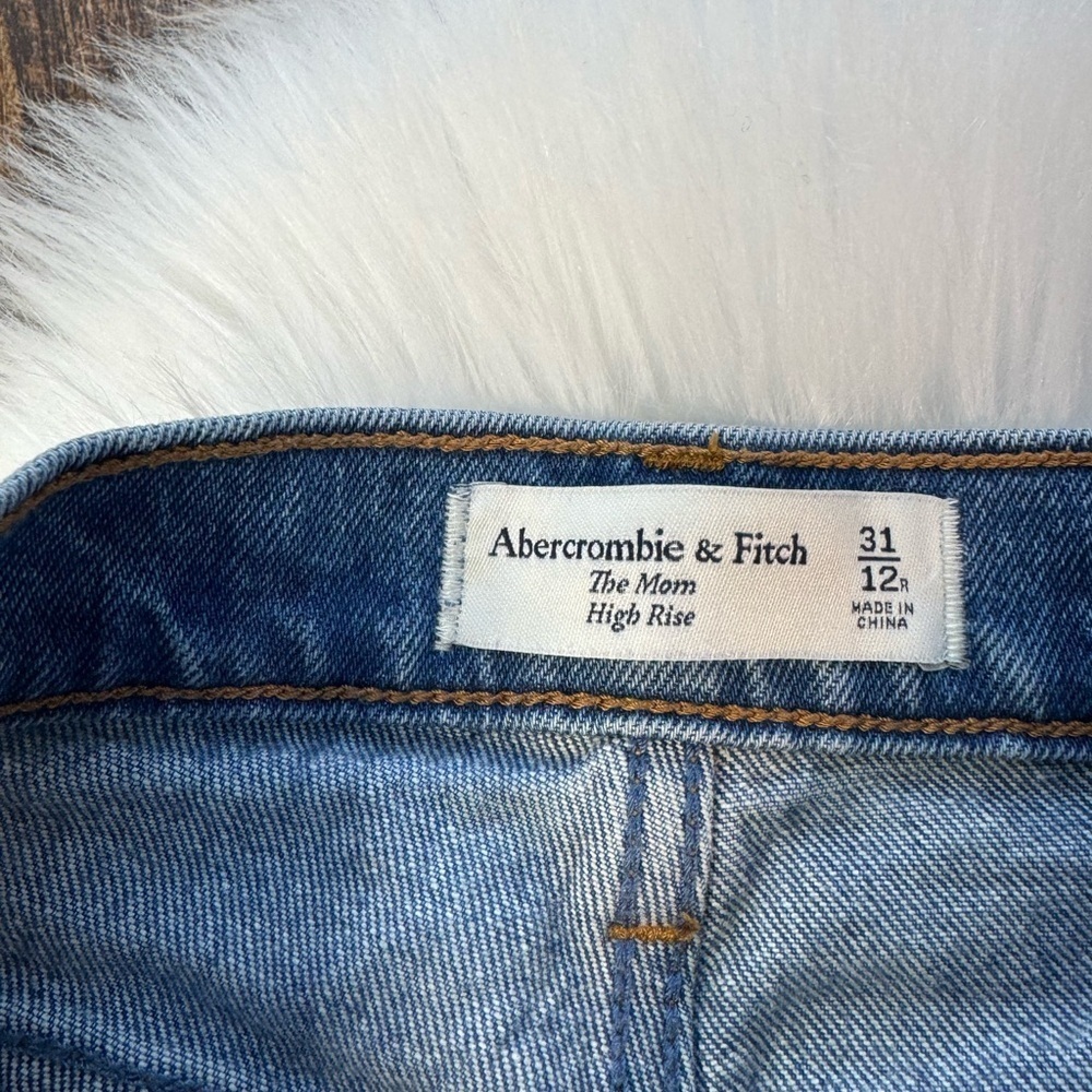 Abercrombie & Fitch The Mom High Rise Two Tone Distressed 31/12R - Picture 5 of 8